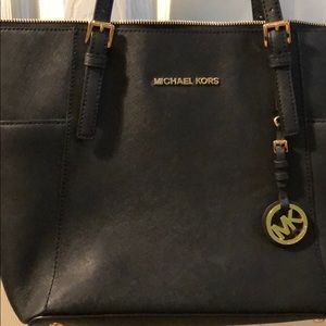 Micheal Kors purse